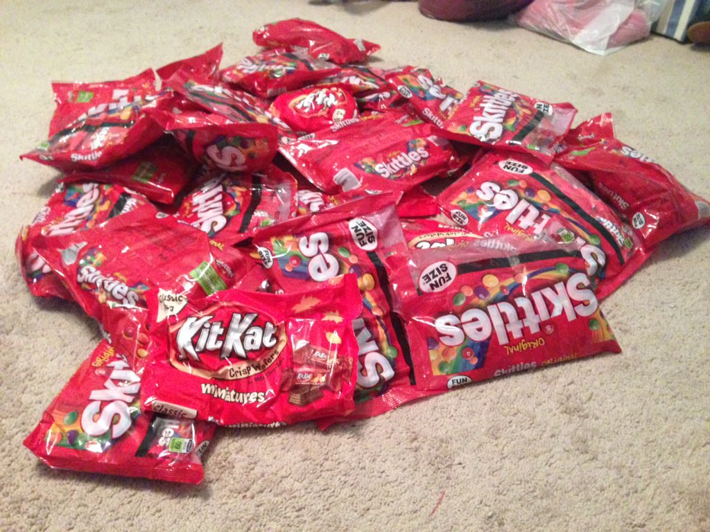 Colorwars_red tweet picture