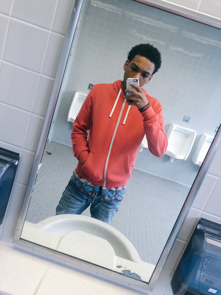 Ayoo_Chris17's tweet photo. Have i glo'd yet ? 😅💎 https://t.co/qsaUSCSnKq