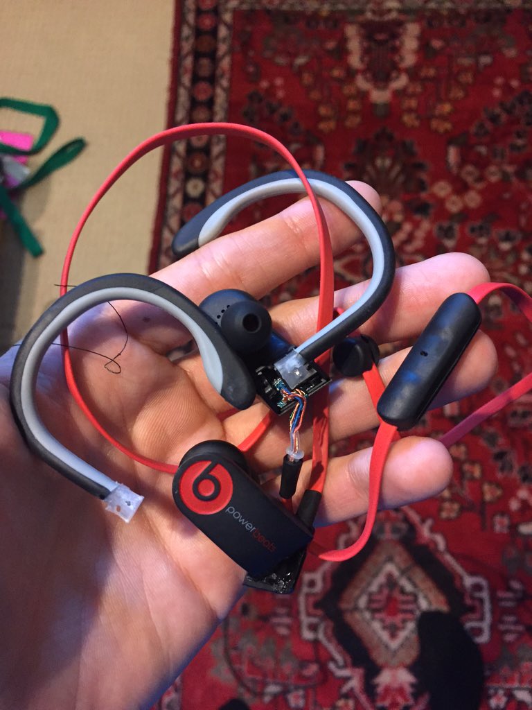 JonJohnJeanJuan's tweet image. Accidentally killed my #PowerBeats today. They were already having problems anyway. #GarbageTech #AllHypeNoPlay :(
