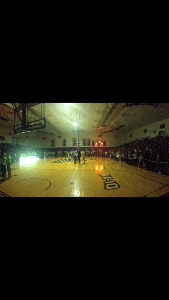 AdamBramanti's tweet photo. @MaureenEBoyle1 students showing school pride as they support the many sports and clubs at Midnight Madness. https://t.co/FfFM2rPlLe