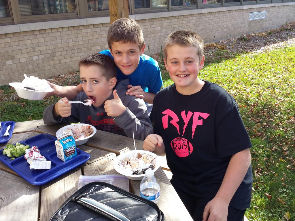 egronz's tweet photo. @WebbPride @CoachDelkamp  ice cream sundae party! Beautiful afternoon at Webb Middle School! https://t.co/4JK37gqbKM
