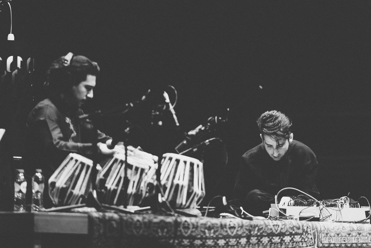 .<a href="/mrjamesholden/">James Holden</a> : les 5 outils essentiels de son prochain live (hommage à Terry Riley) 👉 bit.ly/1LMqX1G