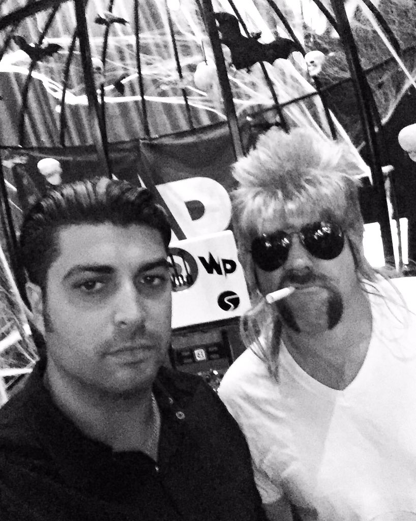 WhoPauloDaRosa's tweet photo. Over the weekend #WHOandPAULO🔪🎸 #halloween2015 #sidebarsd https://t.co/iAoznTDlbN