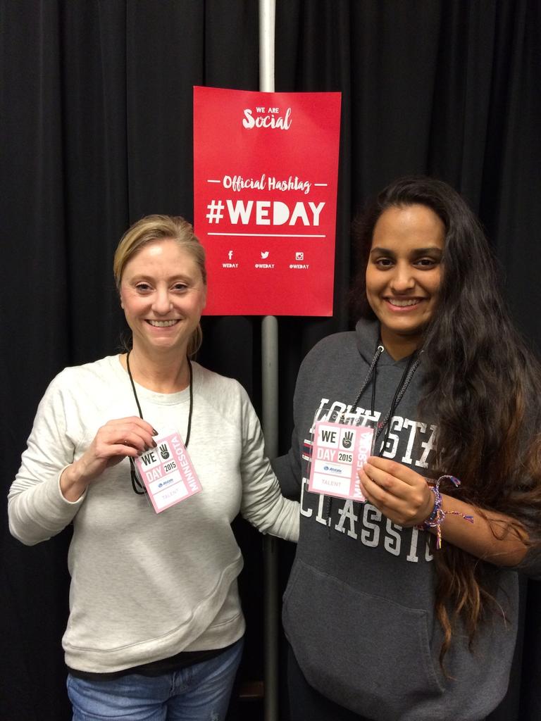 HoochArt's tweet photo. Getting ready for our rehearsal!  #weday #hoochart #k12artchat @CollegeBoard #APservice https://t.co/EWjfKN0KQ5
