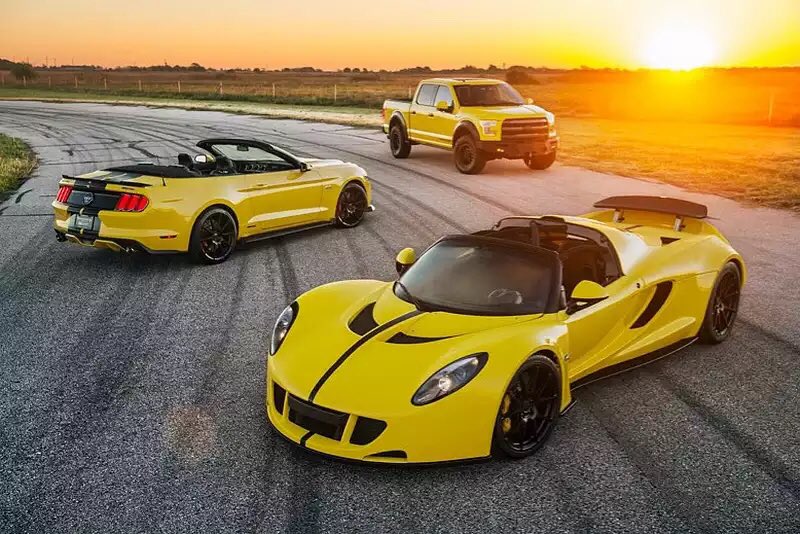 LNAutomobiliste's tweet image. #Hennesey débarque au #SemaShow2015 avec près de #2900ch !
theautomobilist.fr/hennessey-perf…
@SEMASHOW @Hennessey_Perf
