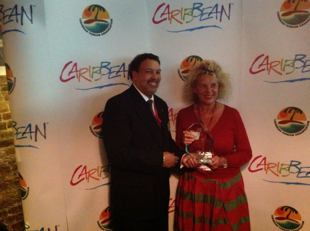 _LoveCaribbean's tweet image. Congrats to Jane Lovatt who won Best Blog Feature at #ctoawards 2015. @TheTrundlers #LoveCaribbean