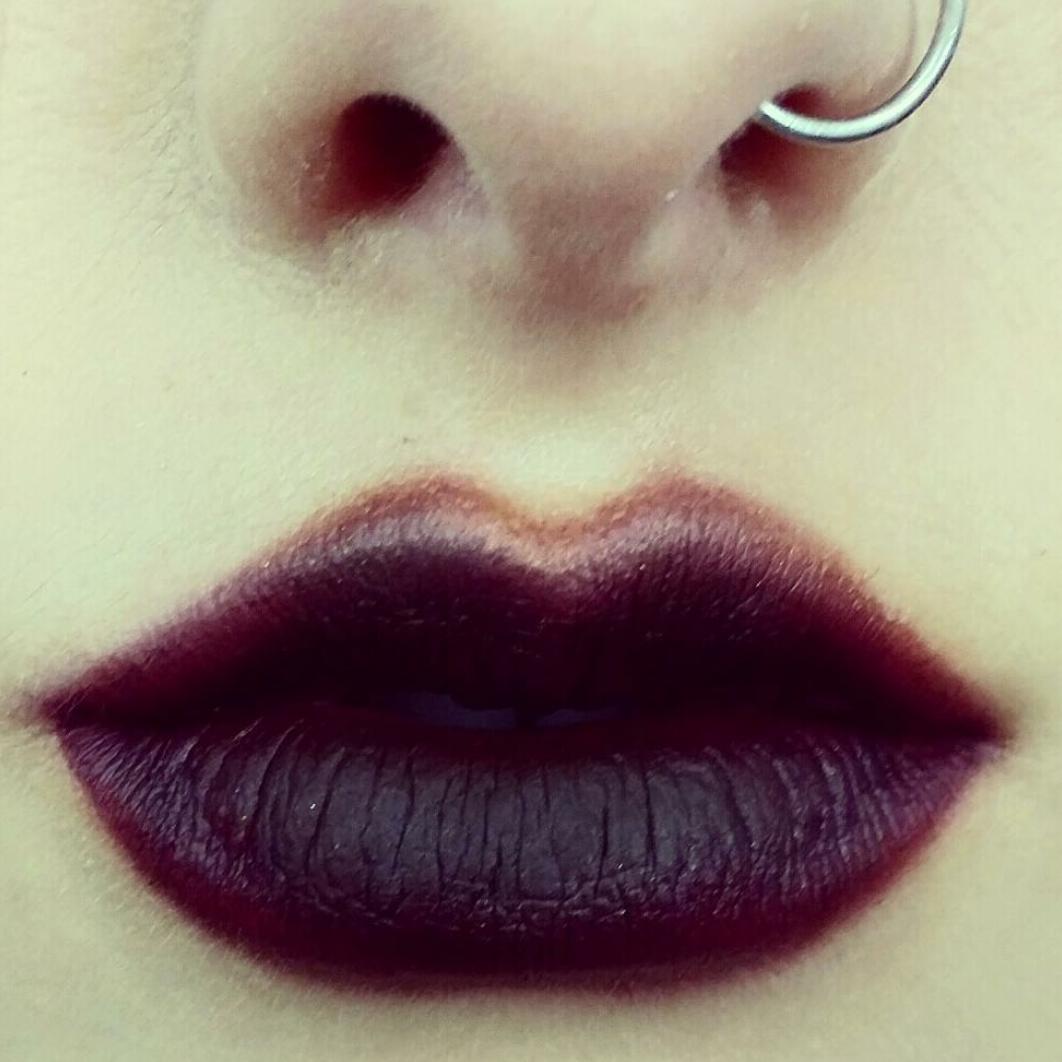 MeyloO's tweet photo. #beauty #darklips #urbandecay #poetry #romanticism #makeup by me #Meyloo #rock #emotion #time #paris #autumn #colors https://t.co/Iqru9lGBrc