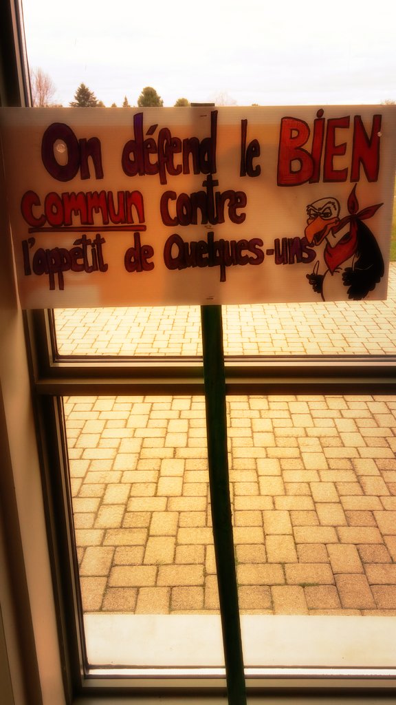 celestedesroch1's tweet image. On se prépare pour la manif #2et3nov #OnFerme