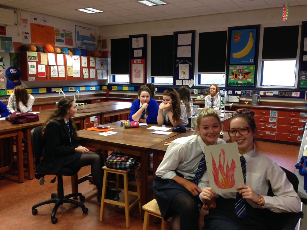 glenlolabio's tweet photo. Year 12: revising circulation using The hot seat today 💥🌋♨️🍬🤔 #moams #hottopic #onfire #burningquestions https://t.co/NvJA57UjY3