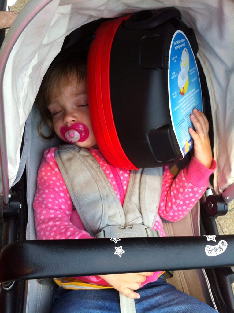 wavetomummy's tweet image. Ok. She loved her new @MyCarryPottyUK so much she actually fell asleep with it :) #learningliner #yestolearning