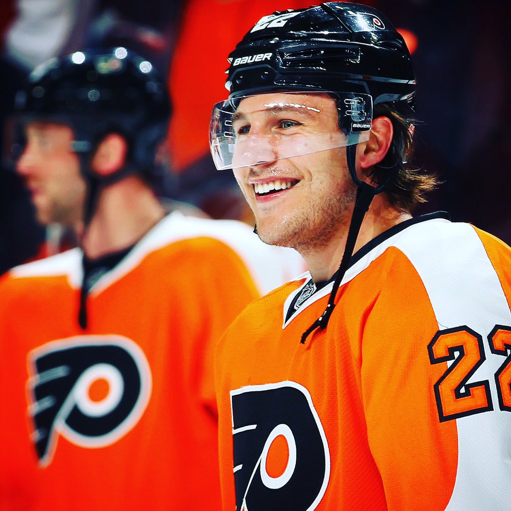 Happy 26th birthday to Luke Schenn! 