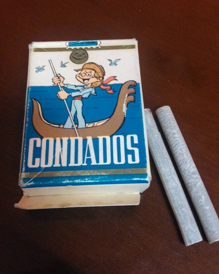 YofuiaEGB's tweet photo. Comprar cigarrillos de chocolate para imitar a papá. https://t.co/37y7wL68PI