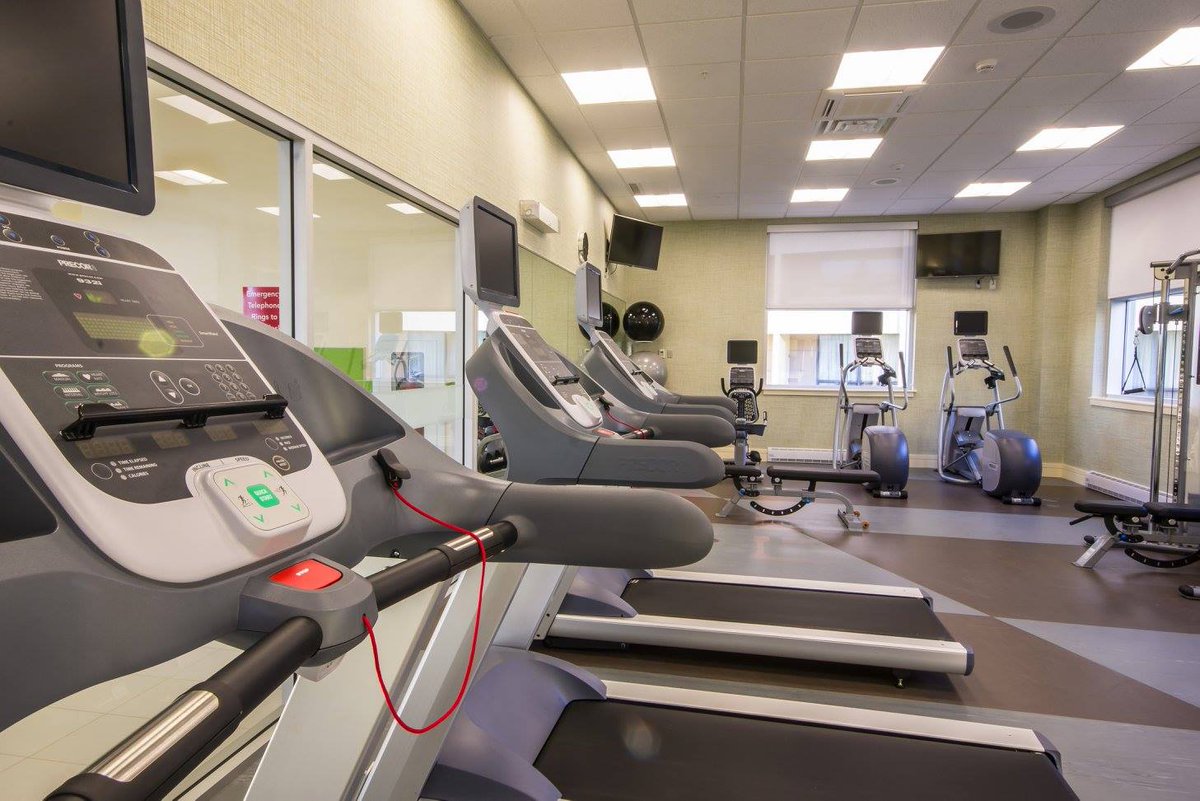 HolidayInnSJ's tweet photo. New indoor pool, giant waterslides &amp; fitness center #familyfun  @DestinationSJ @NLtweets @HospitalityNL https://t.co/G612gvP2Ki