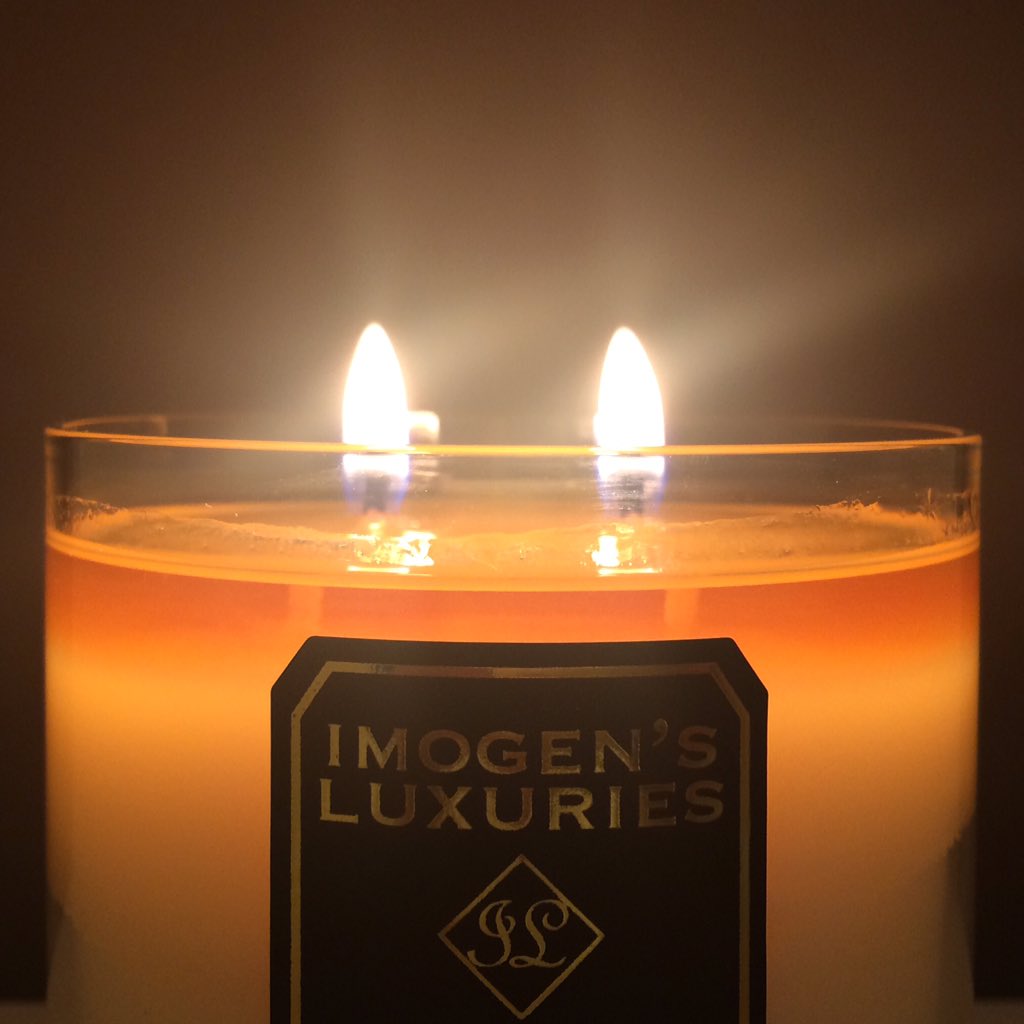 ImogensLuxuries's tweet photo. Let us light up your Winter Evenings #scentedcandles #soywax #luxury #essentialoils #aromatherapy #winter #christmas https://t.co/IGg0Rz1GF1