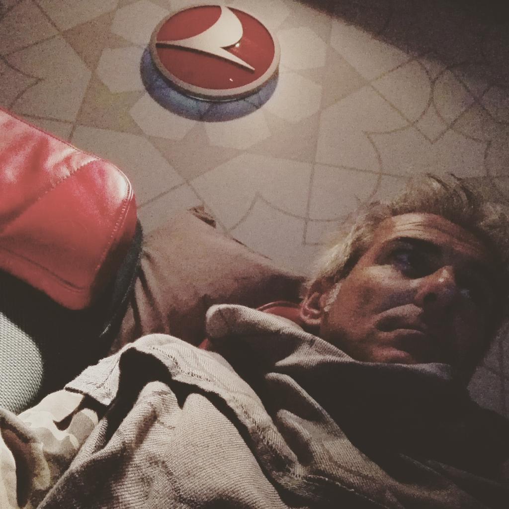 mauro_scovenna's tweet photo. #Polonord #Nonpassapiu'
✈✈✈󾓦󾓦😡😴 https://t.co/tdQ6VwDgD6