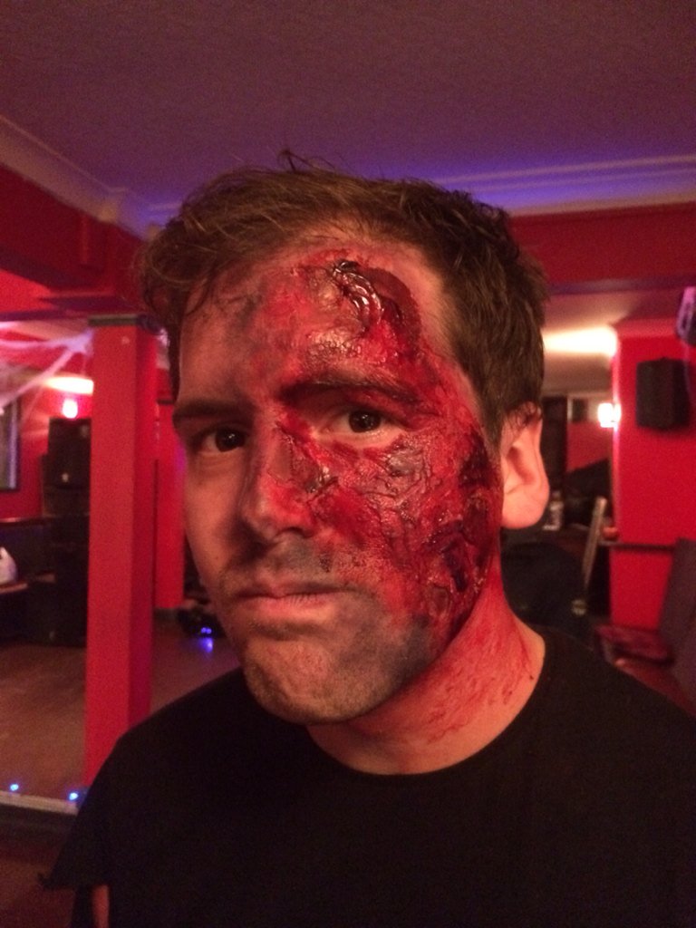 undercovers1's tweet photo. #TheWalkingDead #Halloween @OliversMalvern #deadfun https://t.co/bndEOE60Gd