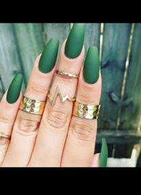 Pretty365_App's tweet photo. Matte Green Acrylic Ballerina Shape Nails, Perfect For this Season! #fall #autumn #nails2015 #acrylicnail #ballerina https://t.co/NKV2mF6JZH
