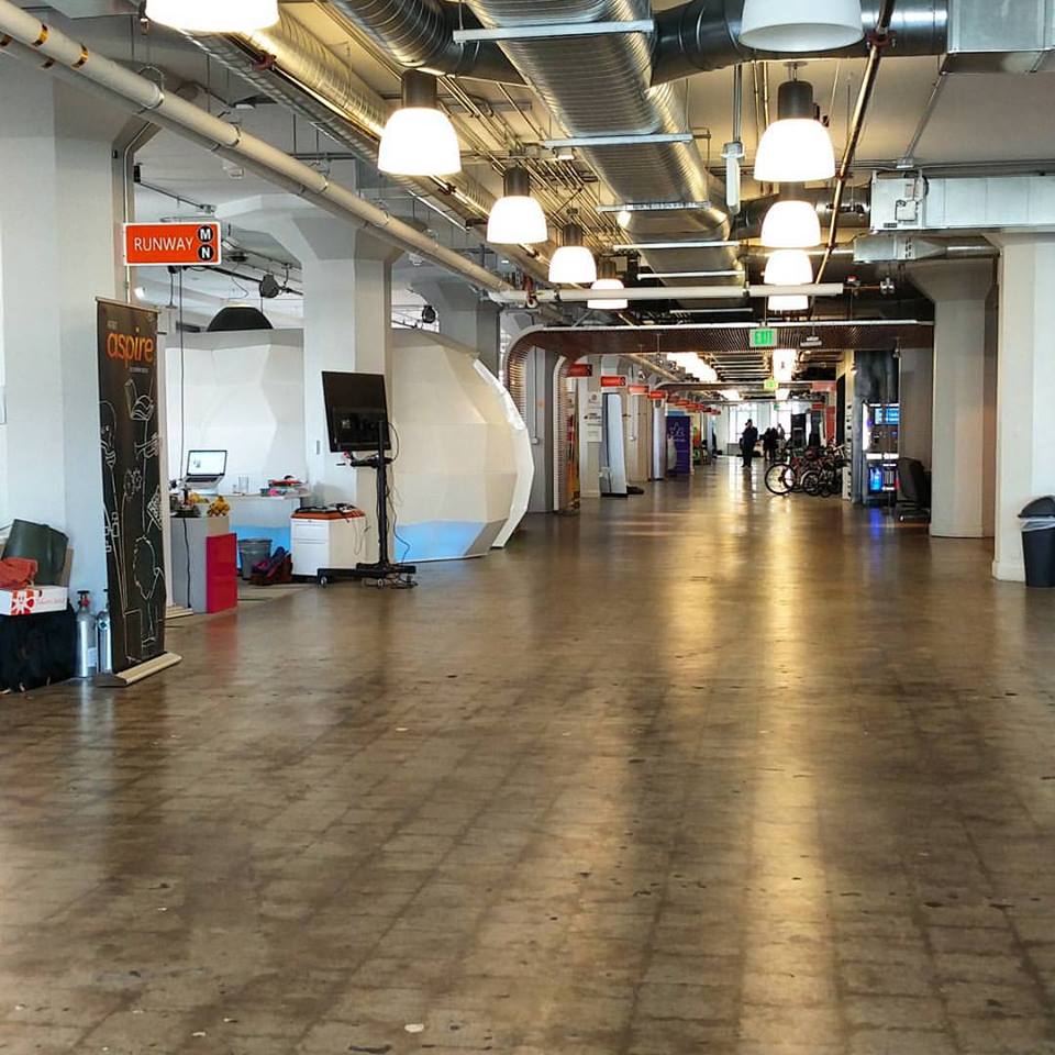 imsats's tweet photo. #Runway venue is huge. We will start setting up the venue for the #emirates #travelhackathon #hackathon https://t.co/m4lPasNKaX