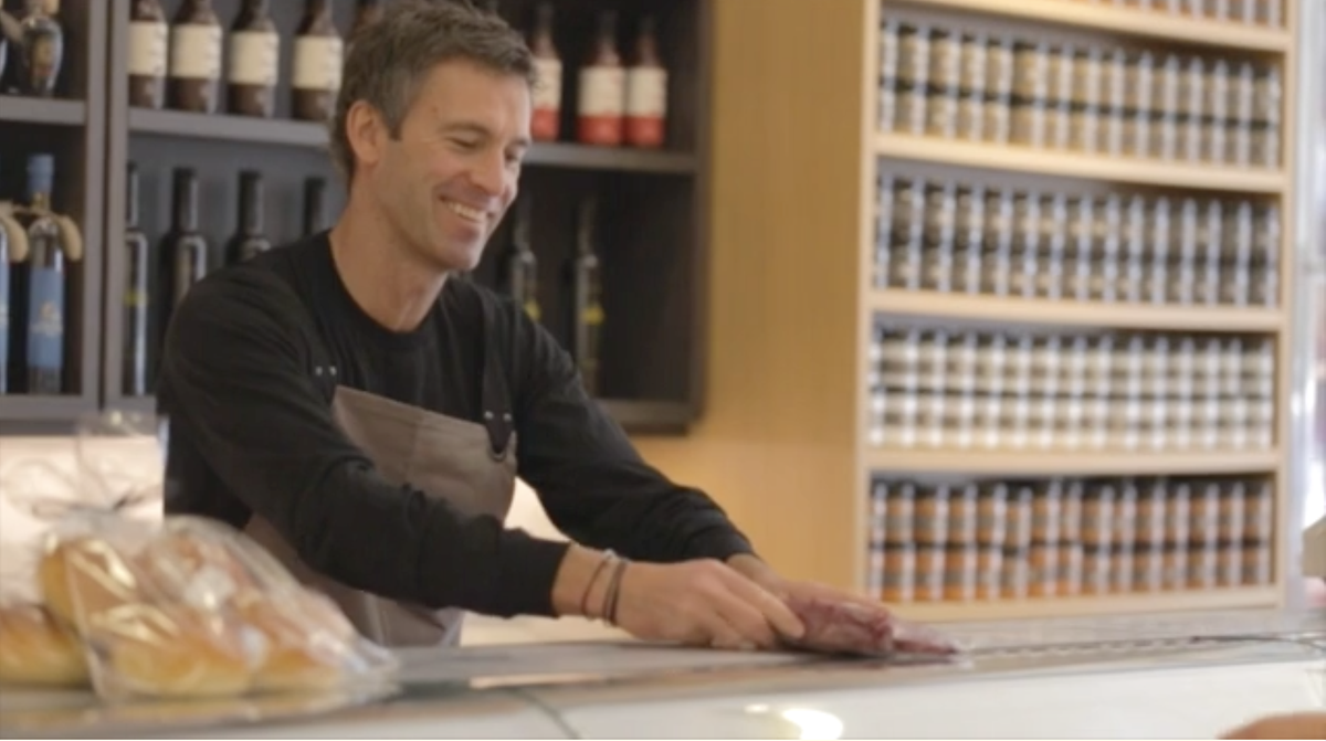 Congrats also to Stephen Alexander <a href="/Cumbraes/">Cumbrae's</a> on his @RGD DesignThinker of the Year win! vimeo.com/144403967