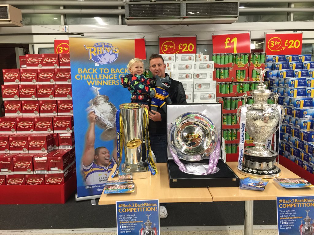 Thommo_1980's tweet photo. Me and Seth with the #treble trophies. #back2backrhinos https://t.co/HkemSrTCuH