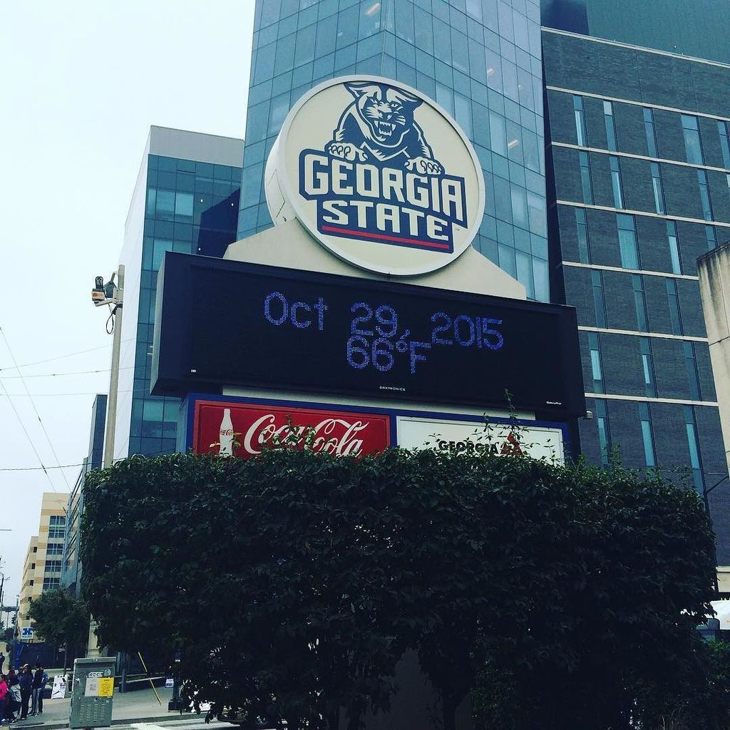 ldsfiles's tweet image. At ldsfiles.com -- #gastate #college #umokay #minions #ldsconf #woo walk around their campus on my visi…