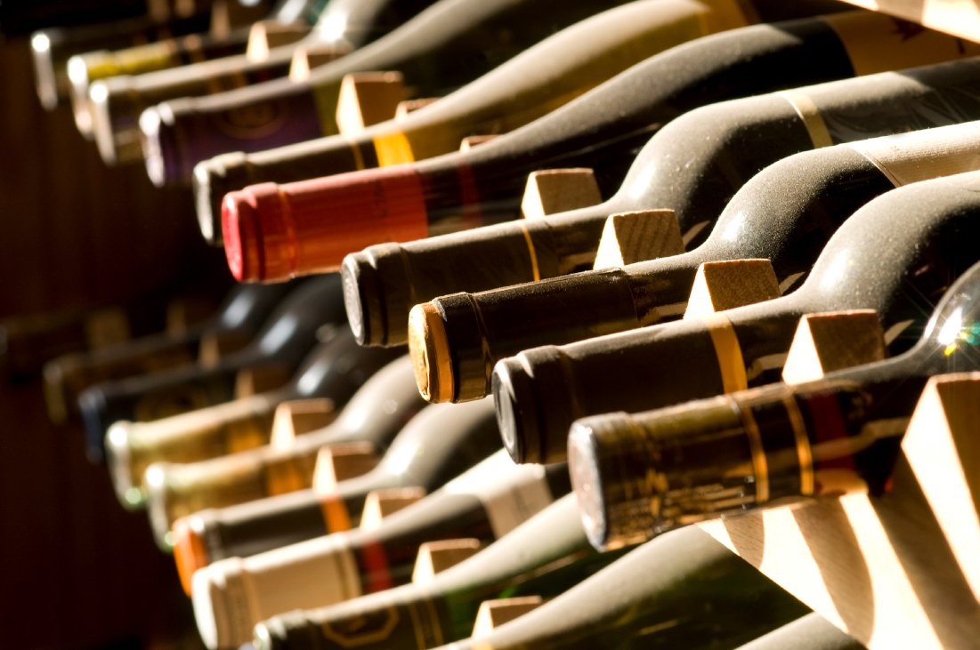 VicAndAngelo's tweet photo. Wine not? Enjoy 50% off any bottle of wine during our #WineDown Monday special! https://t.co/P5aBYNQfJE