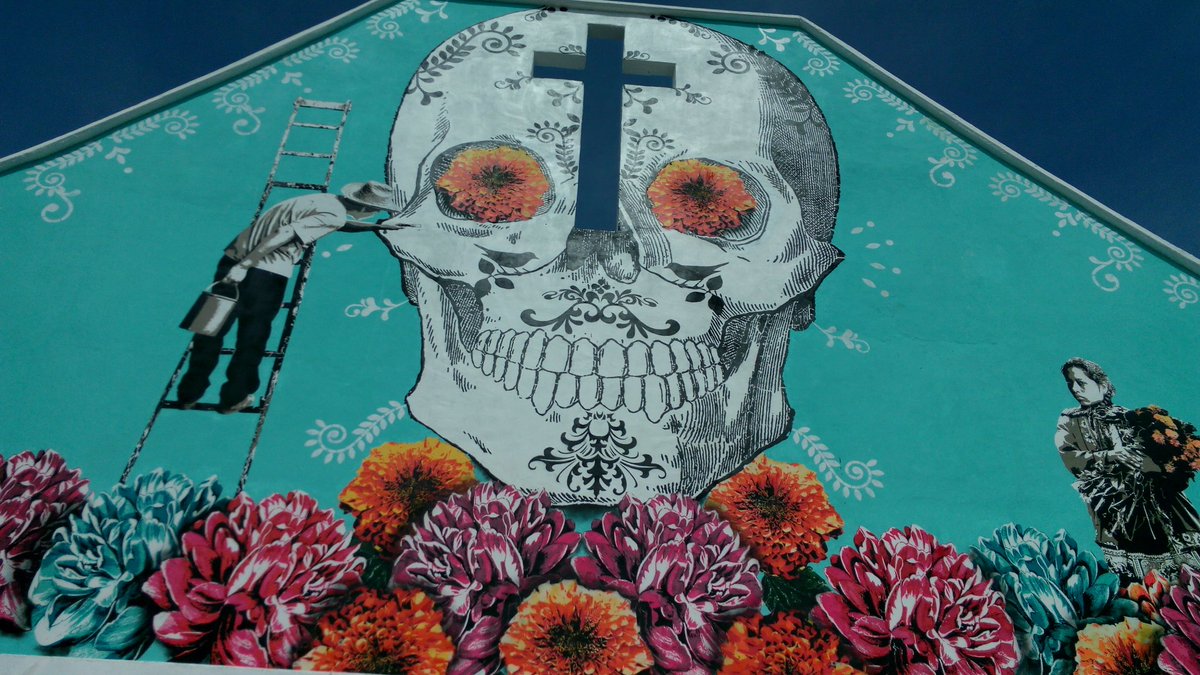 radialfm's tweet photo. El #DiaDeMuertos en el #Panteón Colonia de #CddelCarmen #Campeche https://t.co/uhZkKypN5o