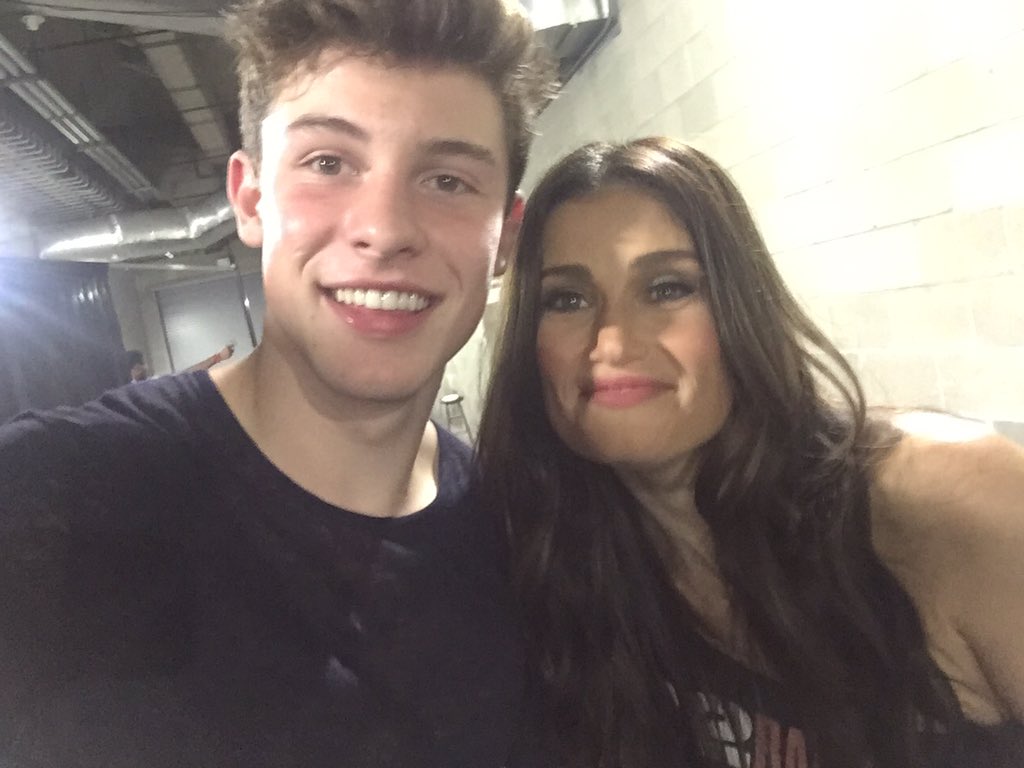 idinamenzel's tweet photo. Does this mean I'm in @ShawnMendes' squad now? https://t.co/KkKtzveQOs
