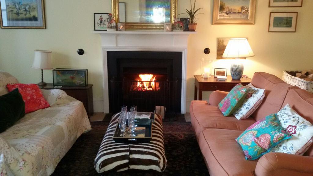 Paintbox_art's tweet image. Warm cosy fire ready to welcome our Residential course students! #Ettrick Valley #Art #ResidentialCourse