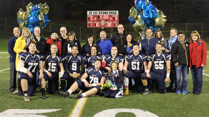 VinAcademy's tweet image. Ohhhh what a night!  Congratulations @va_r_cheer @VARoyalsFB on Senior Night 2015! #RoyalClass