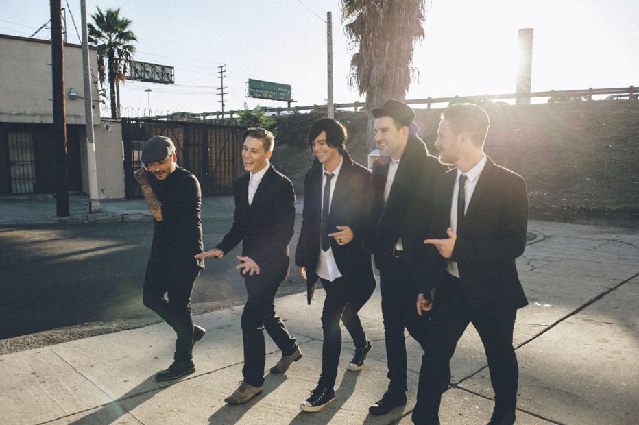 Sleeping With Sirens looking to release live acoustic album this December.
youtu.be/wQORXJeBomw