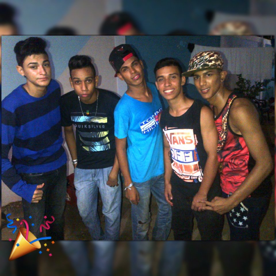 JoseSotillet12's tweet photo. -Sabado por la Noche🎉🍻 Brothers✌💪😜

#Activacioooooooon https://t.co/lgwYEAPdEe