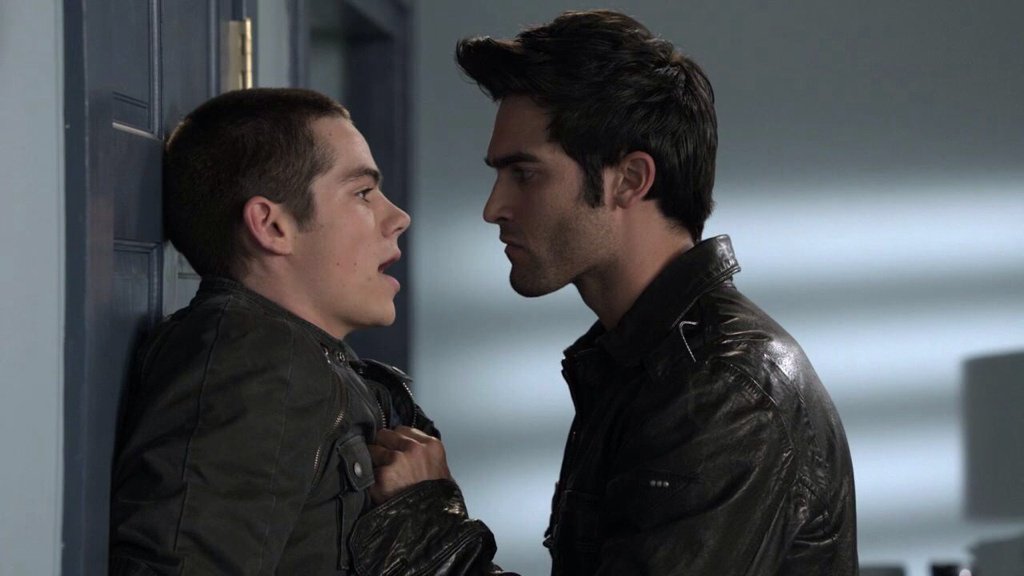 wolfdaIIas's tweet image. a relaçao do derek com o stiles é tipo a do diego com o sid #askwolfie