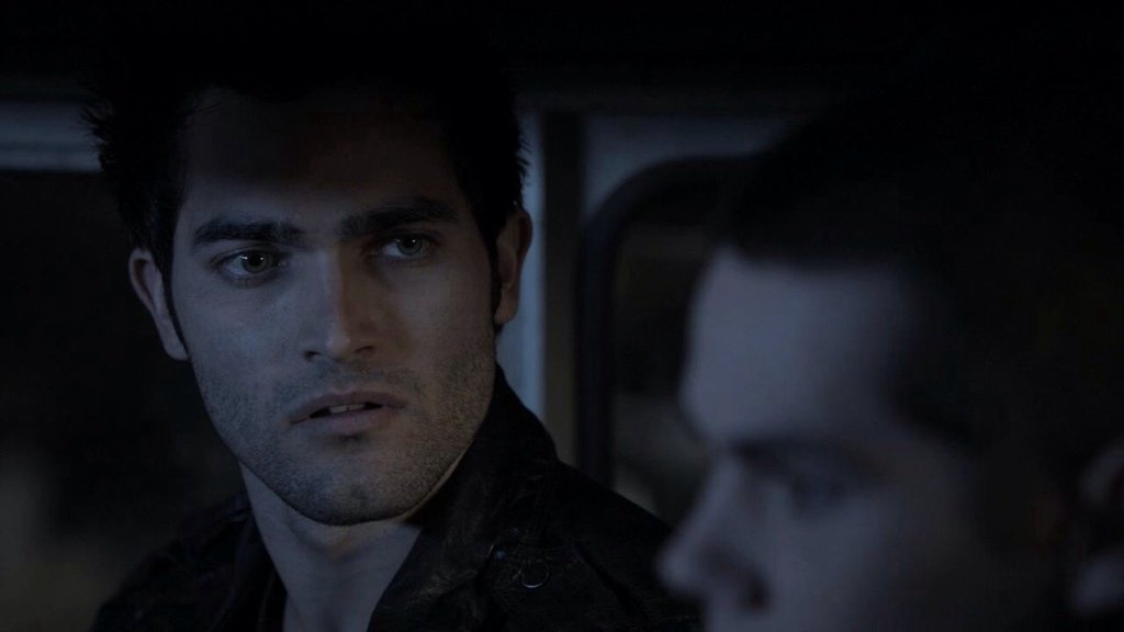 wolfdaIIas's tweet image. a relaçao do derek com o stiles é tipo a do diego com o sid #askwolfie