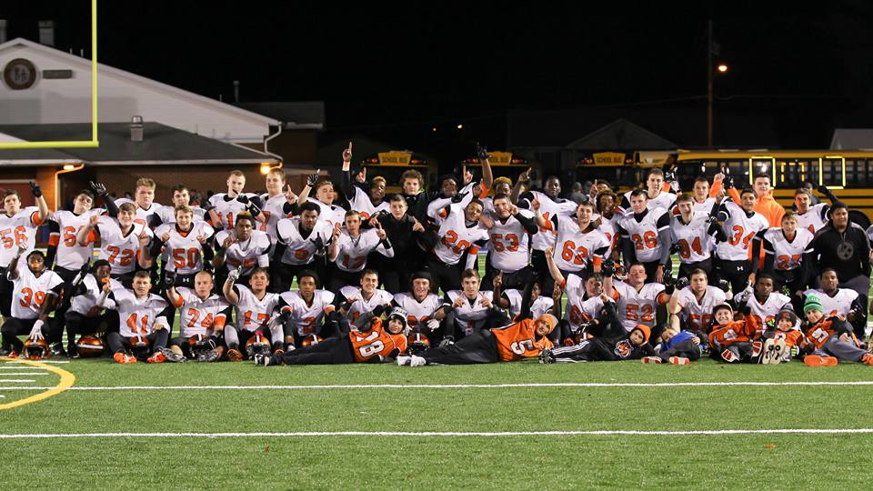 Love this photo of the Sharon Tigers Friday night after winning the Region Title....Thanks to <a href="/sharontigers/">SharonTigerFootball</a>