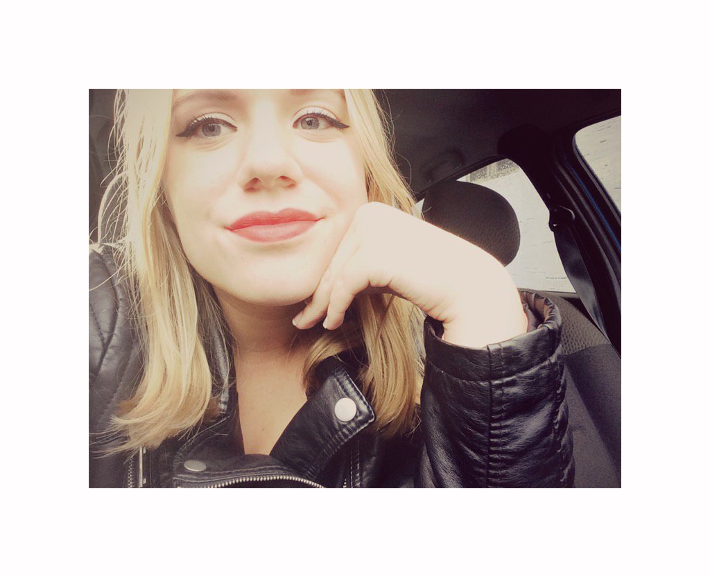 crdju_'s tweet image. Julie, 15 yo, France, I follow the boys since 2011 and i'll wait them 💕

@1Dbreakpro #1DBREAKPROJECT