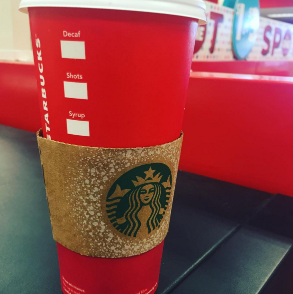 Target's tweet photo. Just when we thought our love for red couldn’t be any stronger, @Starbucks #RedCups return. Cc: @sara__dennison https://t.co/jyERt5tTS3