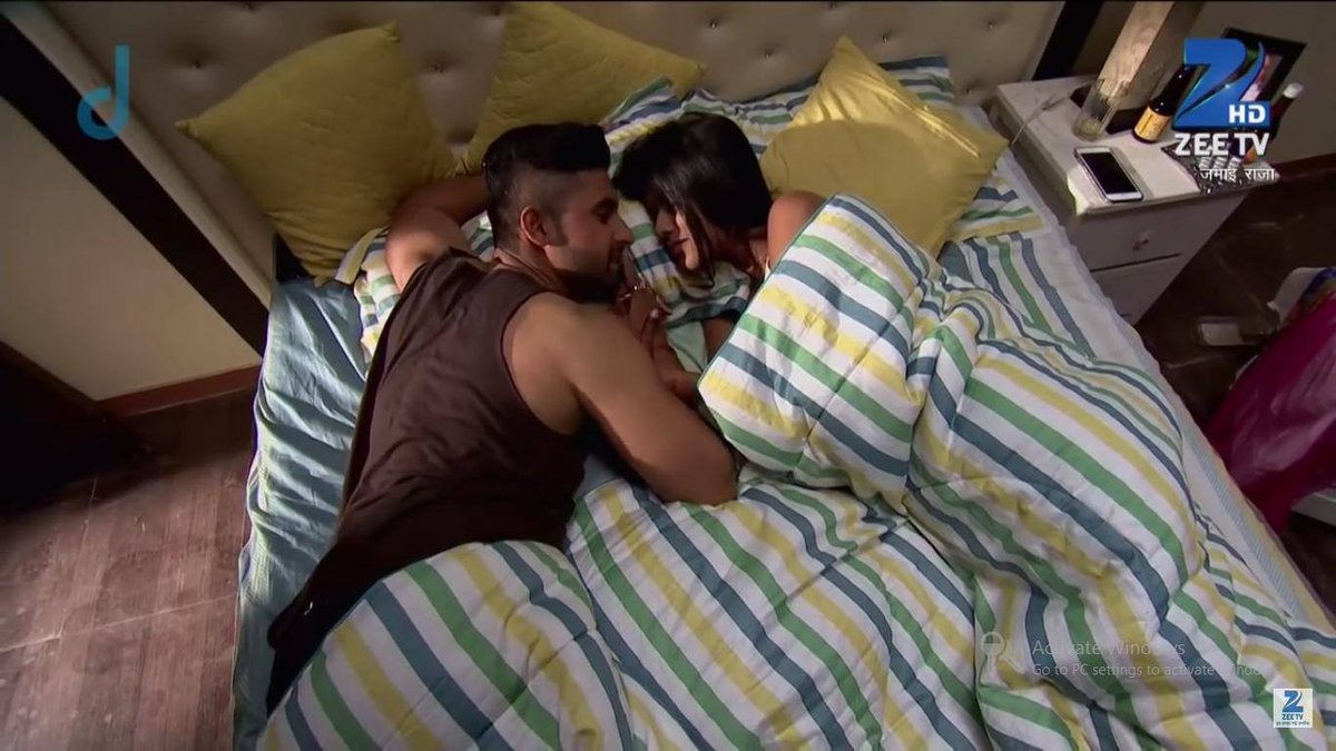 MissHapsa's tweet photo. #JamaiRaja @Theniasharma @_ravidubey @NiaSharma_FC Georgous couple !!!
#frenchfanclub https://t.co/upzflo8nea