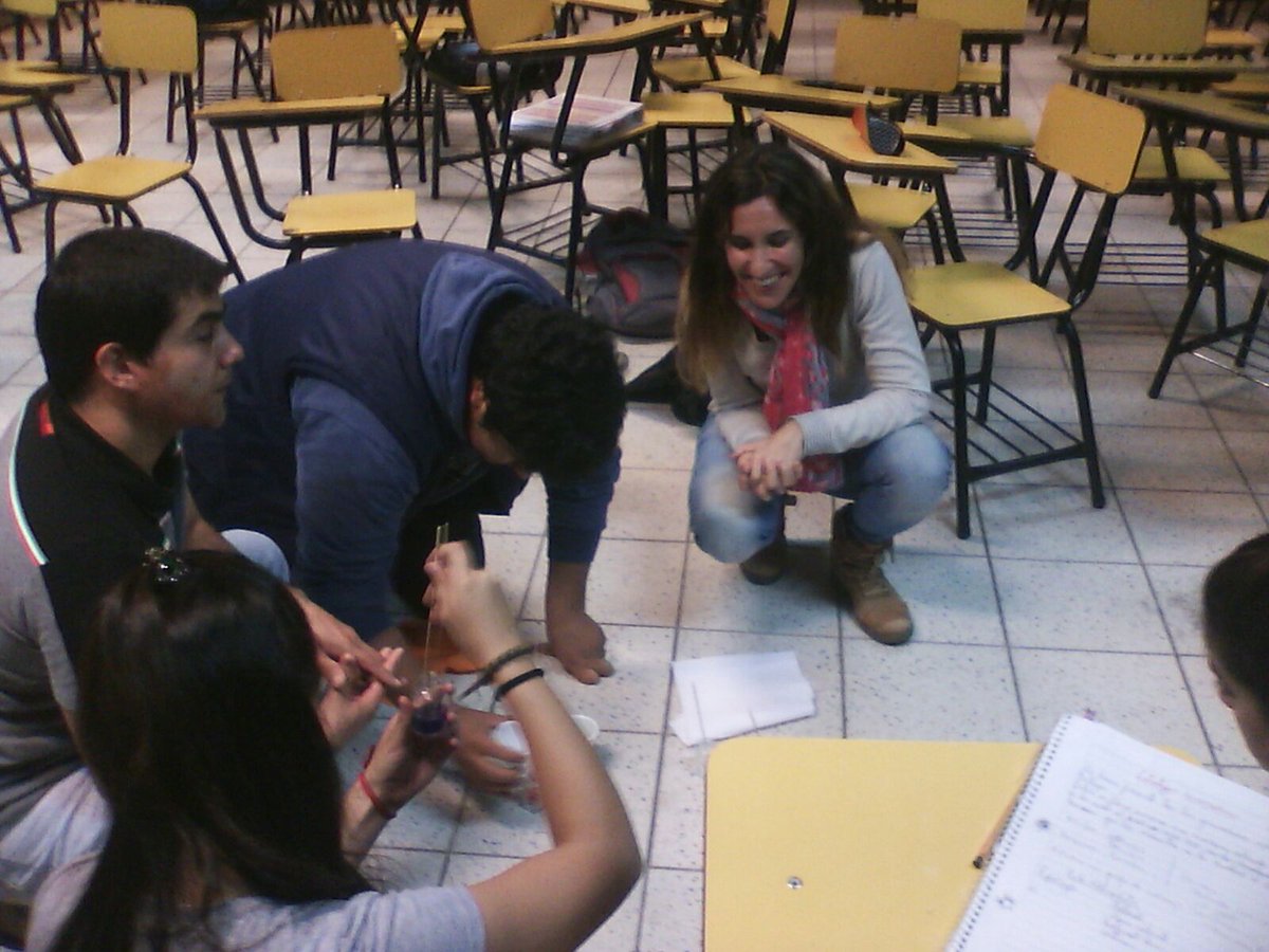 licenciadas2015's tweet photo. #resoluciondeproblemas Experiencia compartida en Psicologia de la Educacion de la @uneroficial @fcedu_uner https://t.co/sJ4TDJRPXH