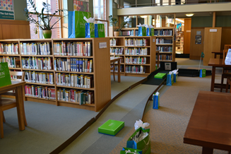 darienlibrary's tweet photo. Mini Golf is coming up! How will @DarienSportShop decorate their hole this year? #PuttDL https://t.co/tk9o9Uzgih https://t.co/hdkocblse7