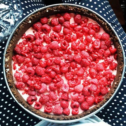 DecoctionNZ's tweet photo. Neapolitan #Cheesecake. Because #raspberries n' #chocolate are a marriage made in heaven. https://t.co/nbqa3aDR7v https://t.co/k31BRKzvjM