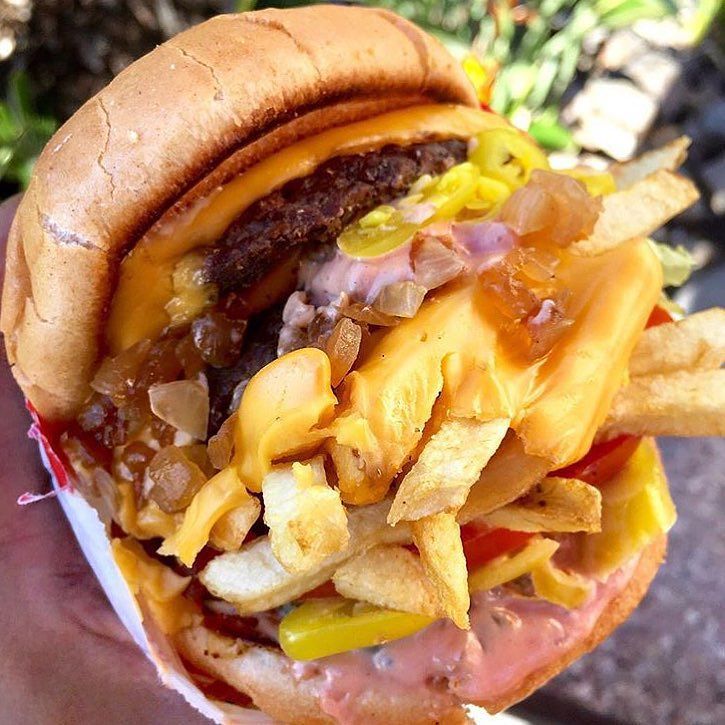foodbeast's tweet image. DOUBLE DOUBLE #MonkeyStyle w/ CHOPPED CHILES FROM #INNOUT! || #foodbeast 📷 @scottafters ift.tt/1HnpkDs