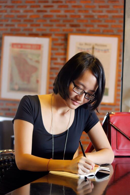 cinemasia_nl's tweet photo. #AIFW15 first special guest: Filosopi Kopi scriptwriter Jenny Jusuf. The film is Jenny's debut as a screenwriter. https://t.co/CtZ1mAGVni