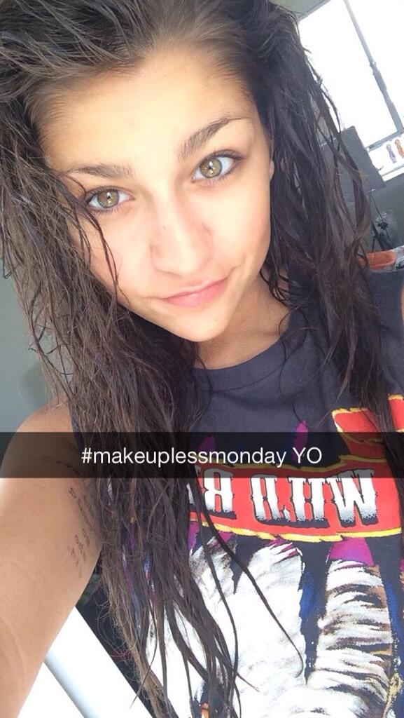 recognizcd's tweet image. No makeup Monday