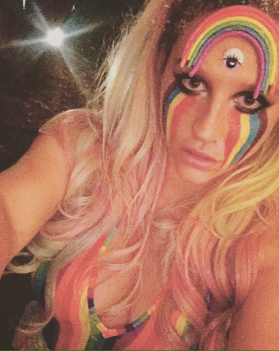 KeshaRose's tweet photo. Still dying over my Halloween costume from this weekend 🌈🌈 https://t.co/BgHyztRzEi