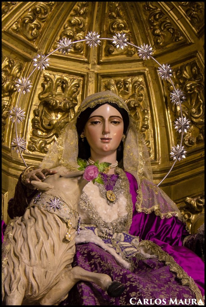 pastora_cadiz's tweet photo. De morado nos pintará la Divina Pastora las tardes de noviembre. Su cayado guía a nuestros difuntos al Padre. https://t.co/lQPUVaLzDm