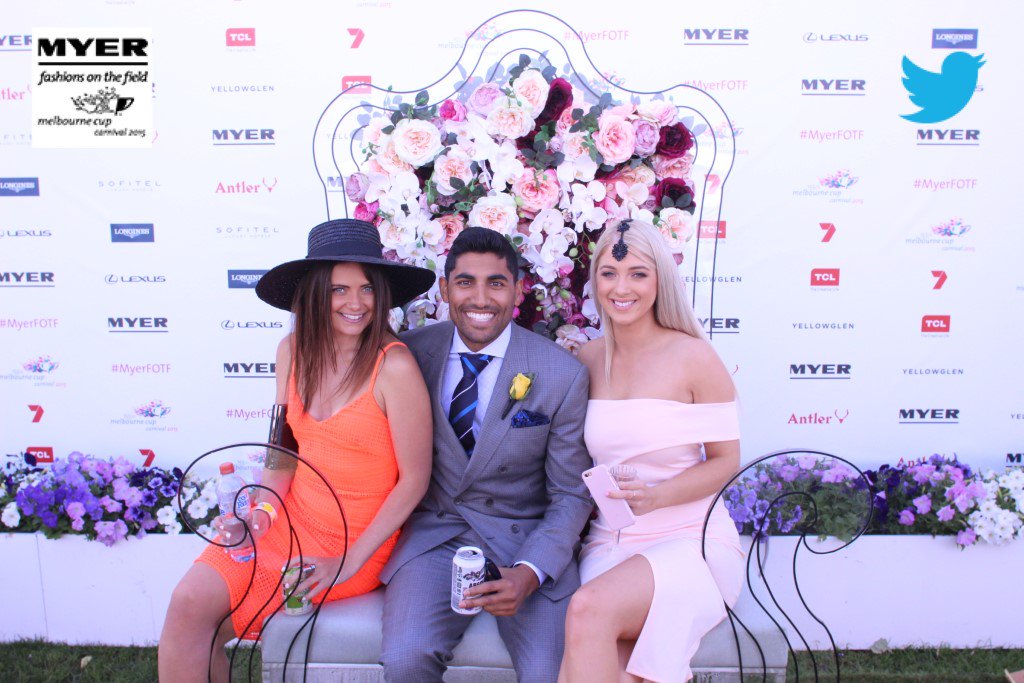 myerFOTF's tweet photo. Fun &amp; fashion at @flemingtonVRC #MyerFOTF #EmiratesMelbourneCup #MelbourneCup https://t.co/dqZndSzuph