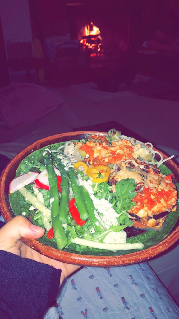 bssalinas's tweet image. What an amazing dinner!! Definitely worth going to Alki then going home. 😍😍 #fallfire