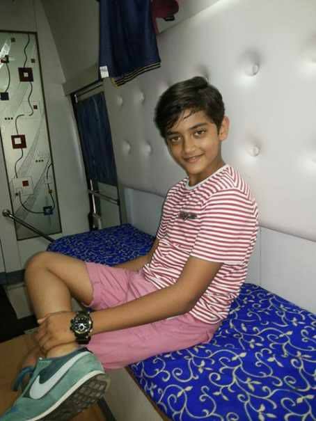 Love you my all indonesian fans and friends :D
Khush raho.!