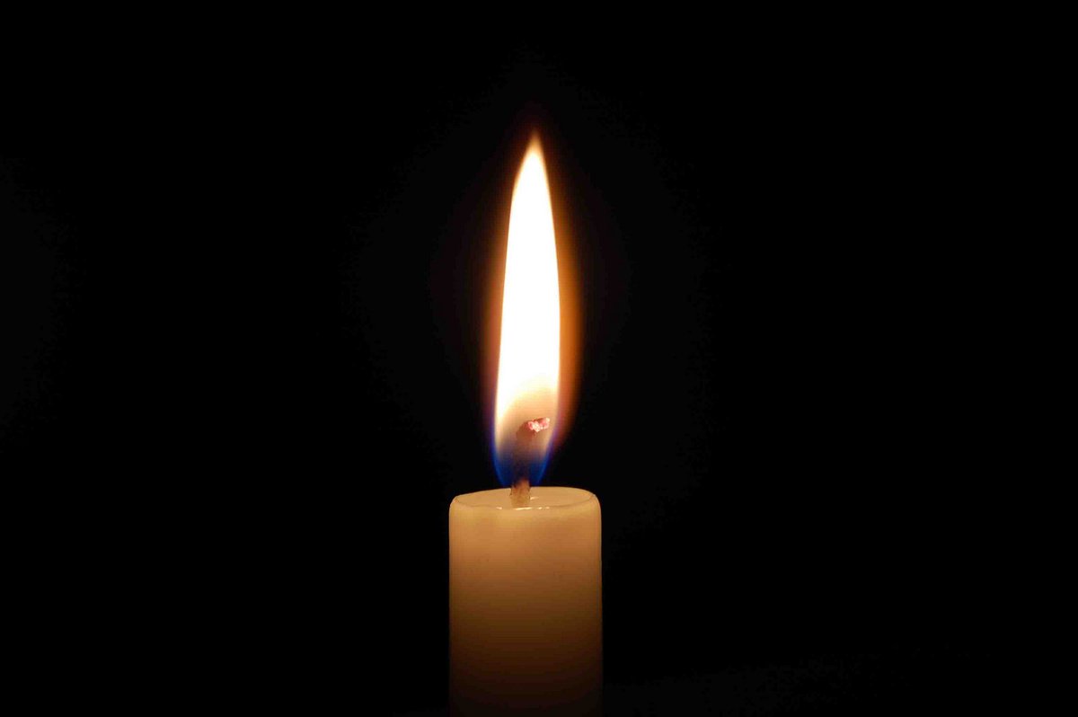 strangefacts34's tweet photo. A low-oxygen fire will give off a yellow glow. A high-oxygen fire burns blue. https://t.co/sWKyvmrz5o